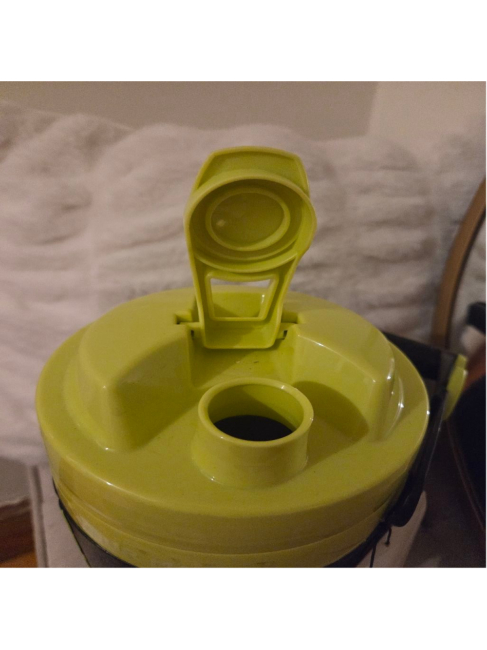 Igloo Proformance 1/2 Gallon Water Bottle & Thermos in Black & Green - Picture 12 of 16